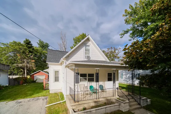 $277,500 | 304 1st Avenue, Manistee, MI 49660