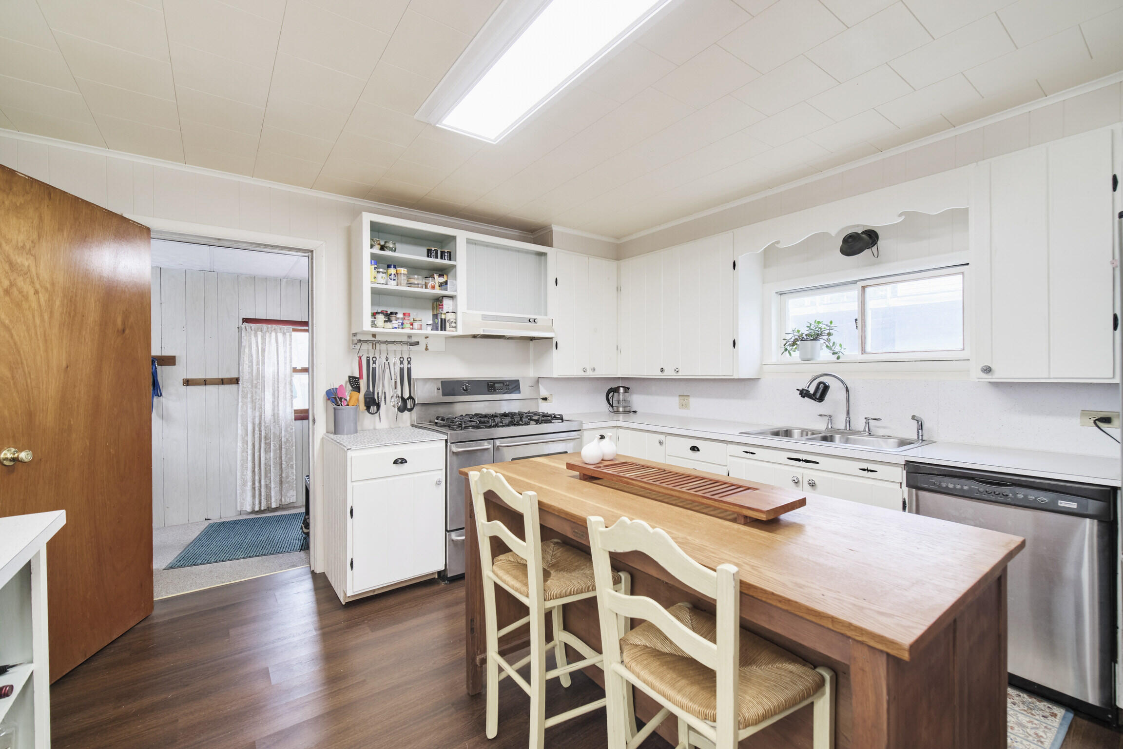 304 1st Avenue Manistee, MI 49660 - Photo 20 of 50 Kitchen