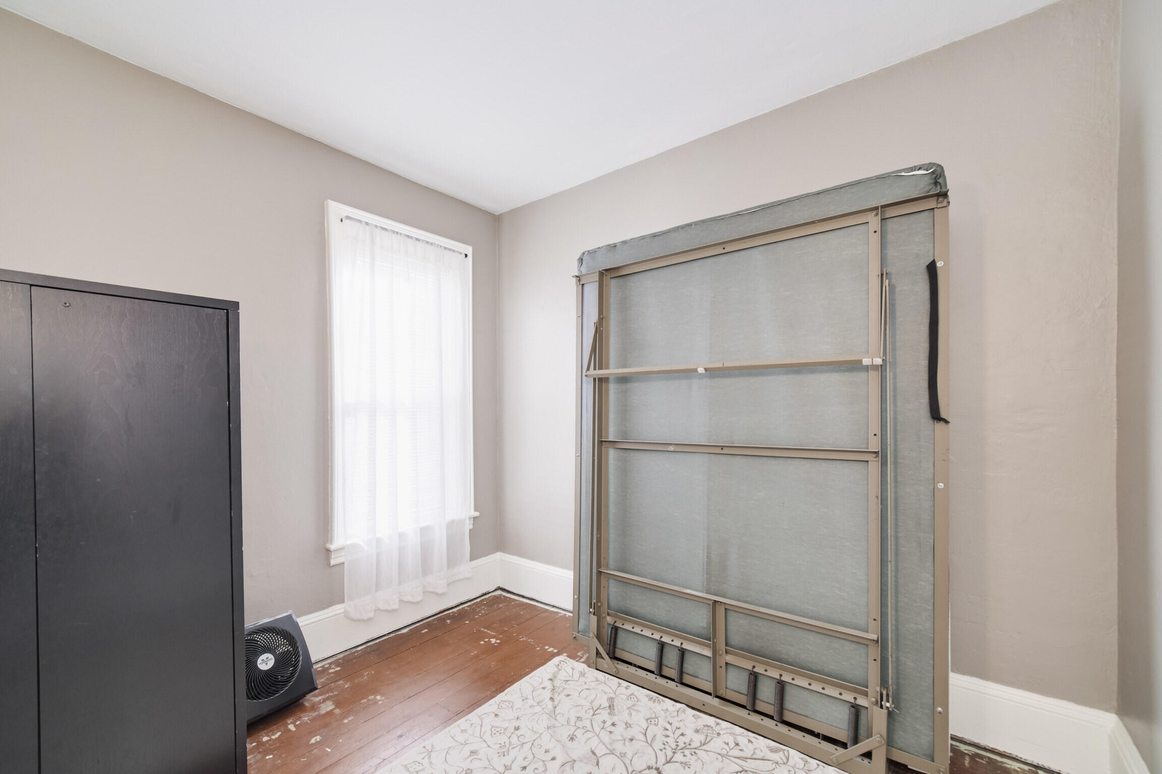 304 1st Avenue Manistee, MI 49660 - Photo 27 of 50 Primary Bedroom