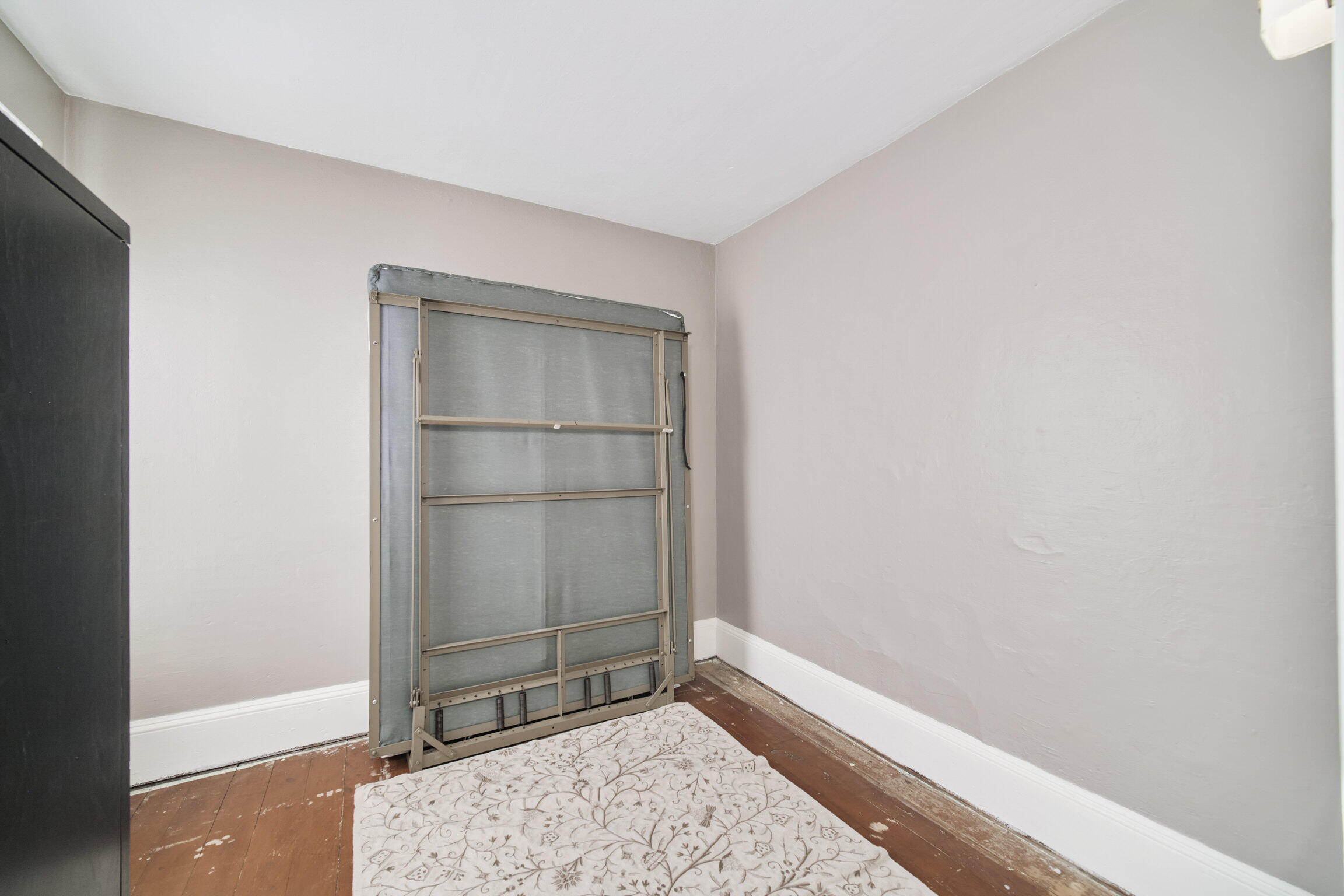 304 1st Avenue Manistee, MI 49660 - Photo 28 of 50 Primary Bedroom