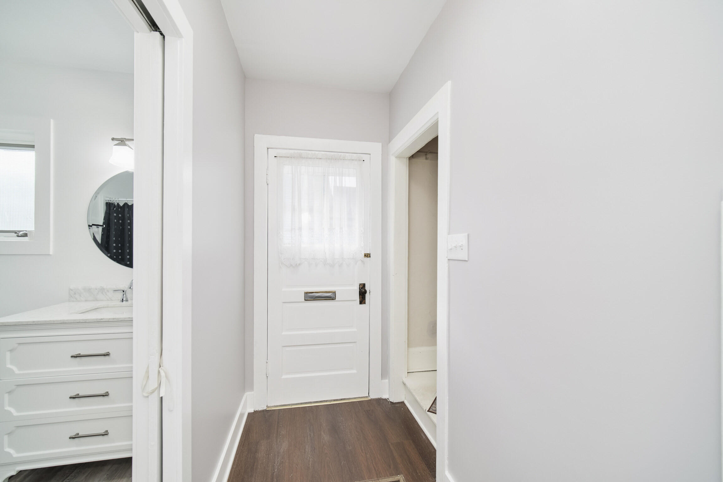 304 1st Avenue Manistee, MI 49660 - Photo 29 of 50 Downstairs Hallway