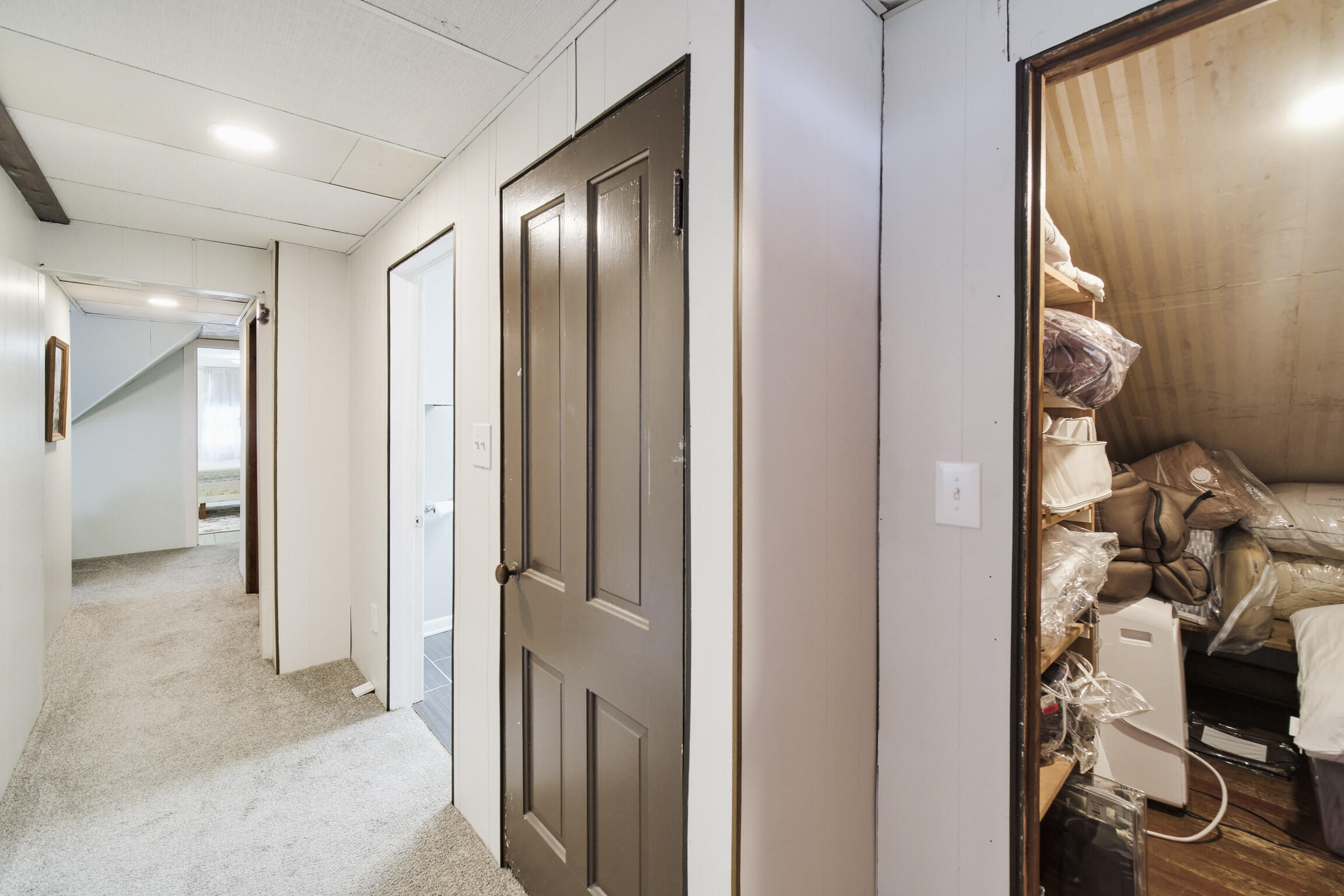 304 1st Avenue Manistee, MI 49660 - Photo 32 of 50 Upper Hallway