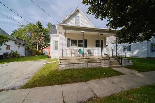 $289,000 | 304 1st Avenue, Manistee, MI 49660