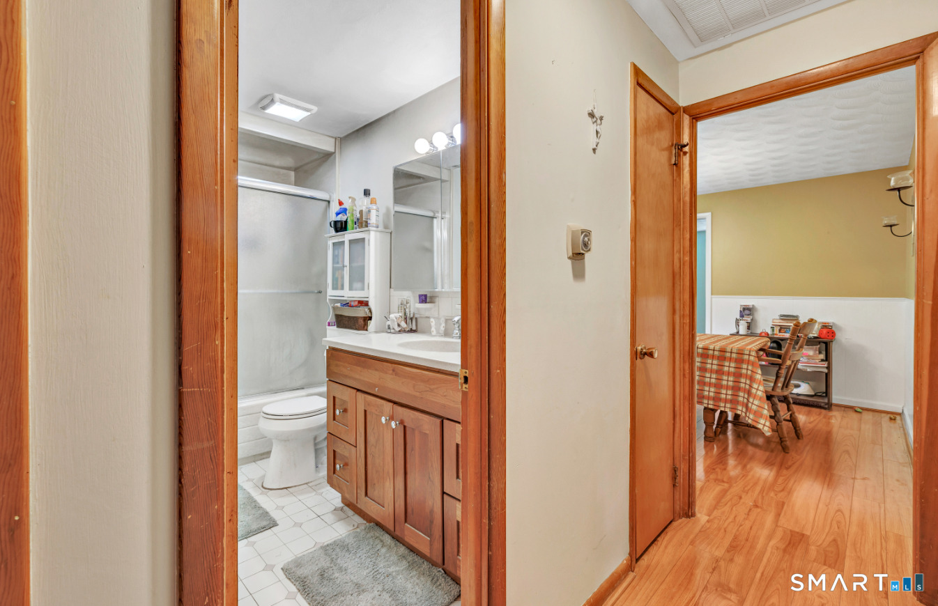 82 Crown Street Trumbull, CT 06611 - Photo 13 of 21