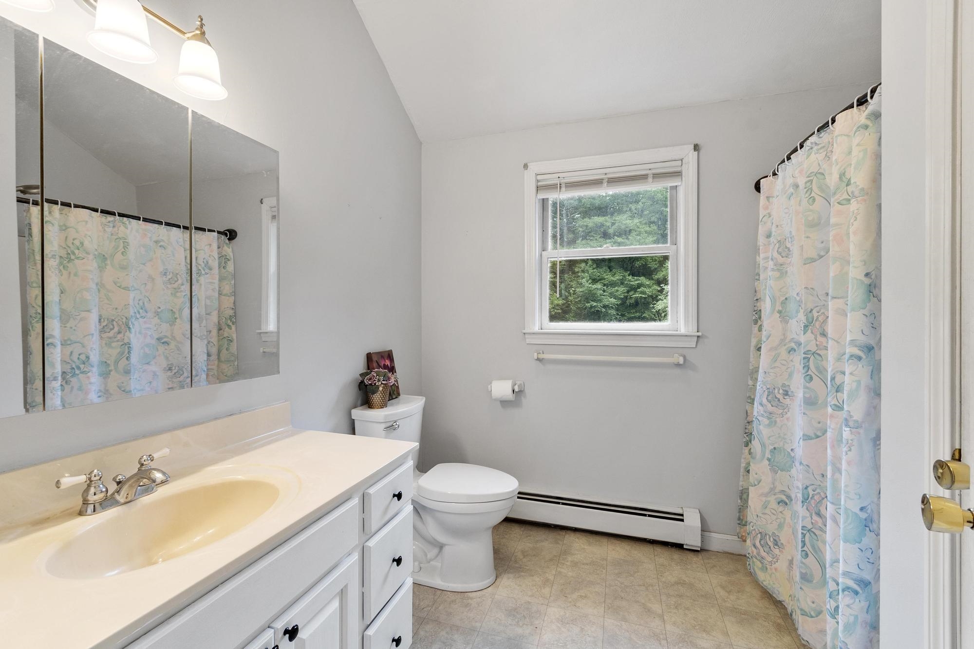 113 Newton Road Plaistow, NH 03865 - Photo 20 of 60