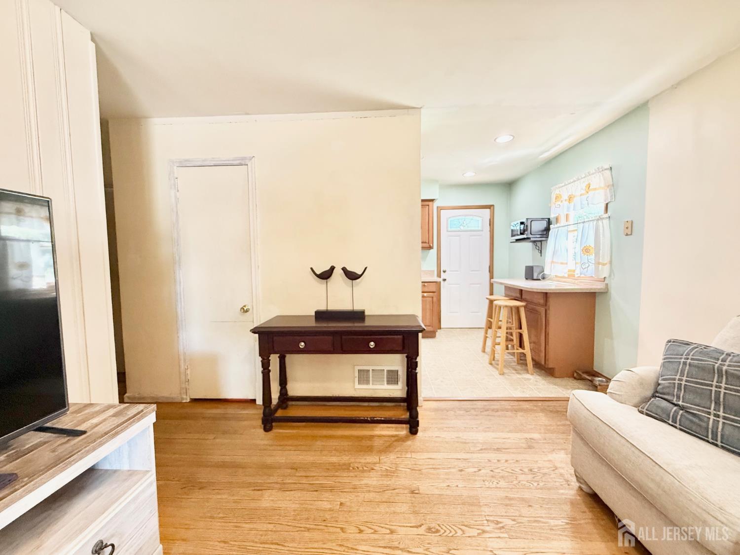 105 Old Post Road Edison, NJ 08817 - Photo 10 of 20
