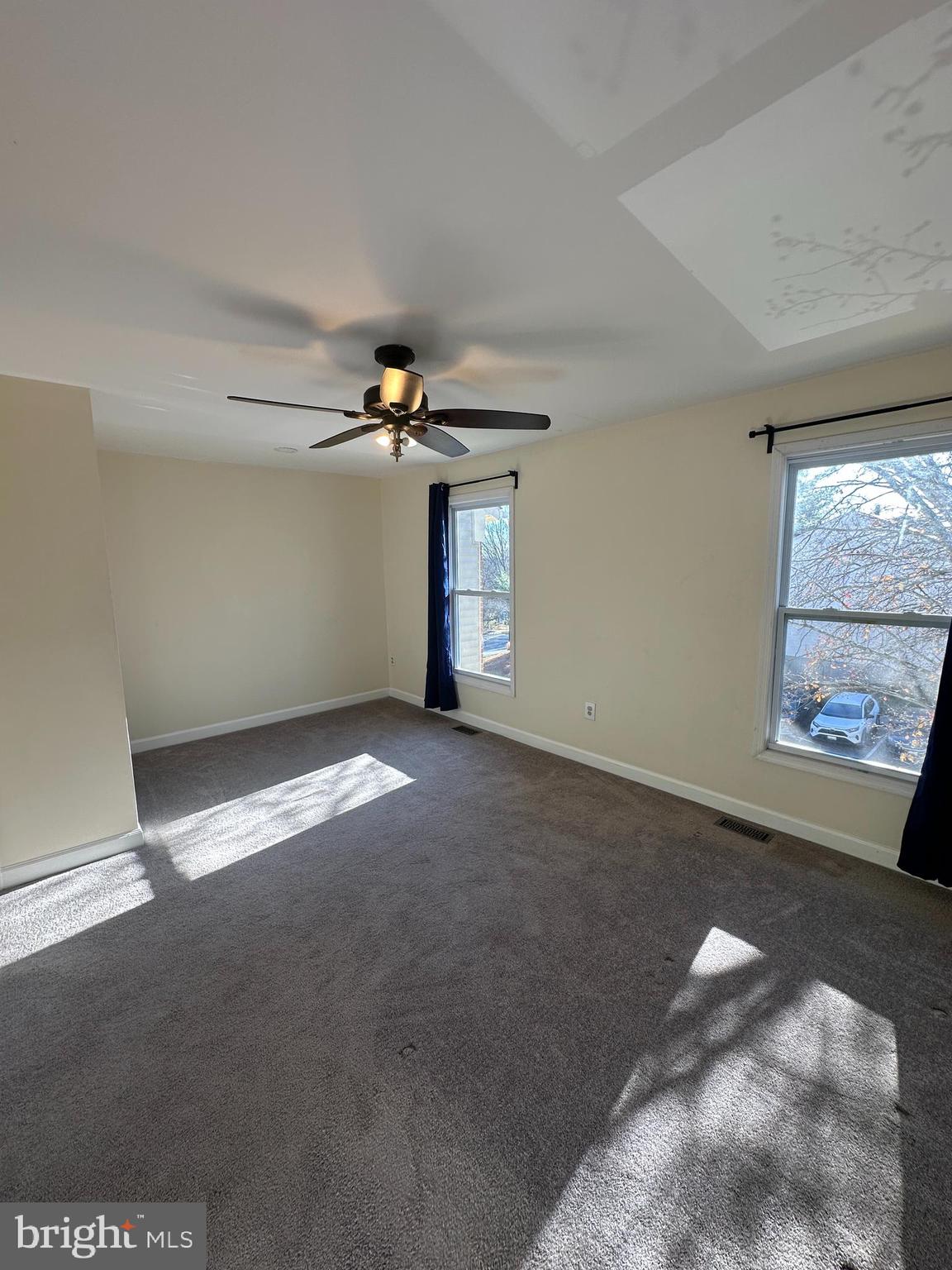 7 Drumcastle Court Germantown, MD 20876 - Photo 7 of 17 a view of a livingroom with a staircase