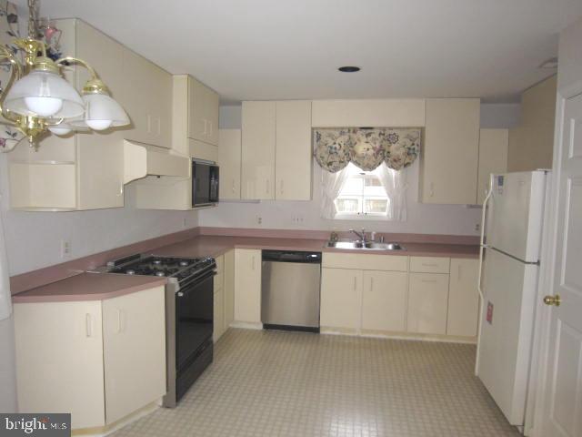 12004 Bernard Drive Silver Spring, MD 20902 - Photo 47 of 60 Kitchen