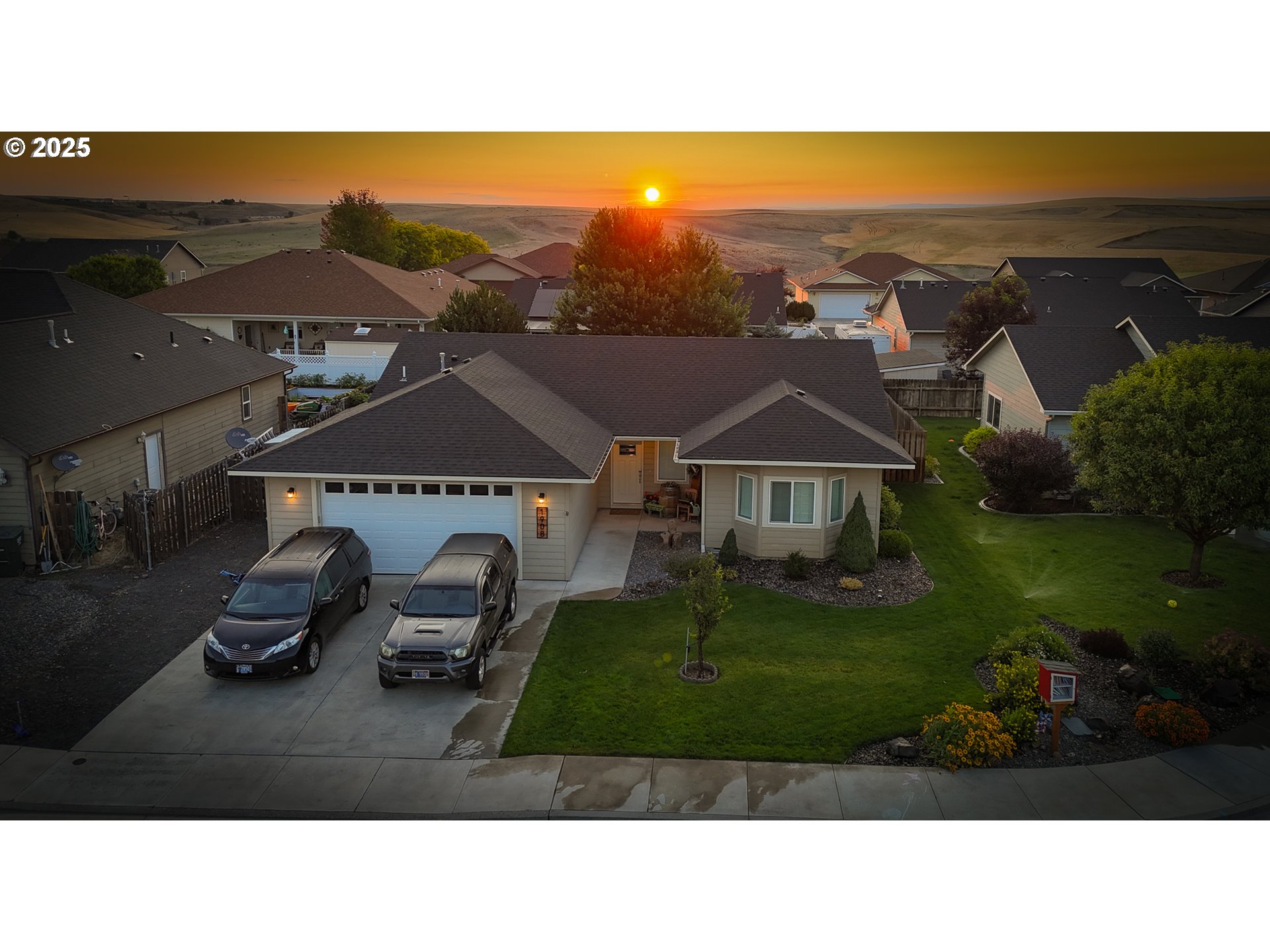 1908 Southwest 2nd Drive Pendleton, OR 97801 - Photo 7 of 40 a view of a house with a yard