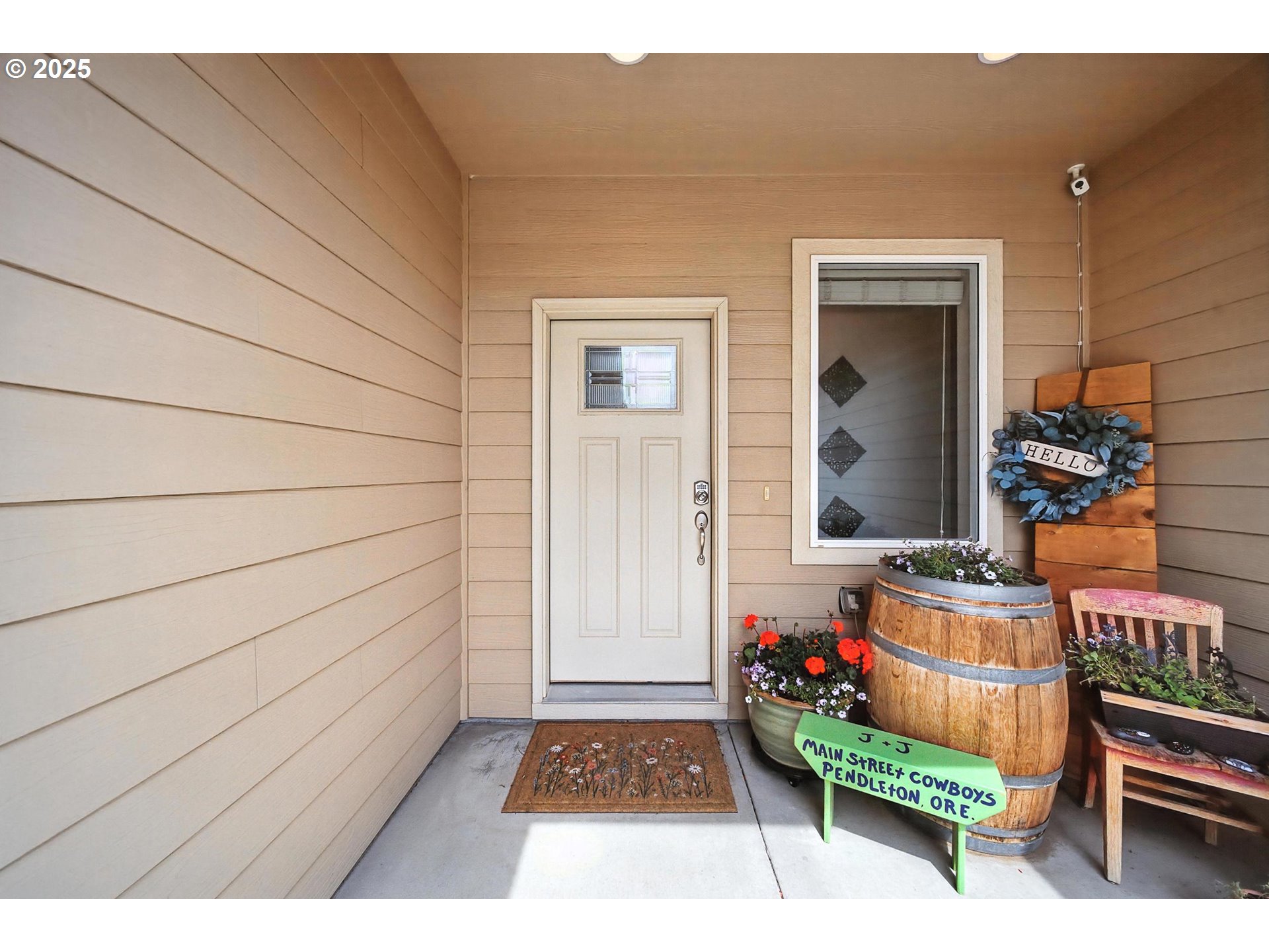 1908 Southwest 2nd Drive Pendleton, OR 97801 - Photo 8 of 40 a view of outdoor space
