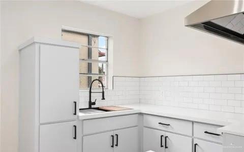 6720 North 23rd Street, Unit 3 McAllen, TX 78504 - Photo 5 of 10