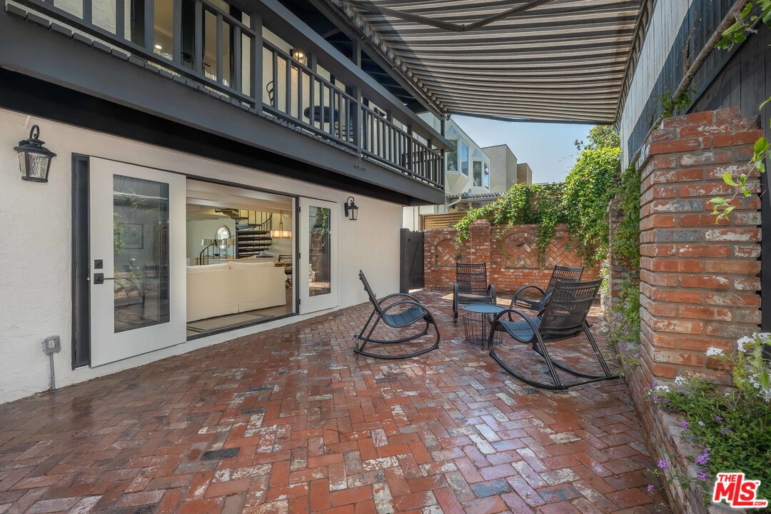 6501 Esplanade Playa del Rey, CA 90293 - Photo 26 of 54 a view of an outdoor sitting space