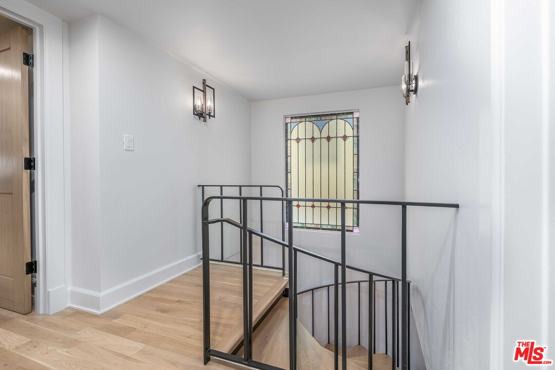 6501 Esplanade Playa del Rey, CA 90293 - Photo 28 of 54 a view of a hallway with wooden floor and entryway
