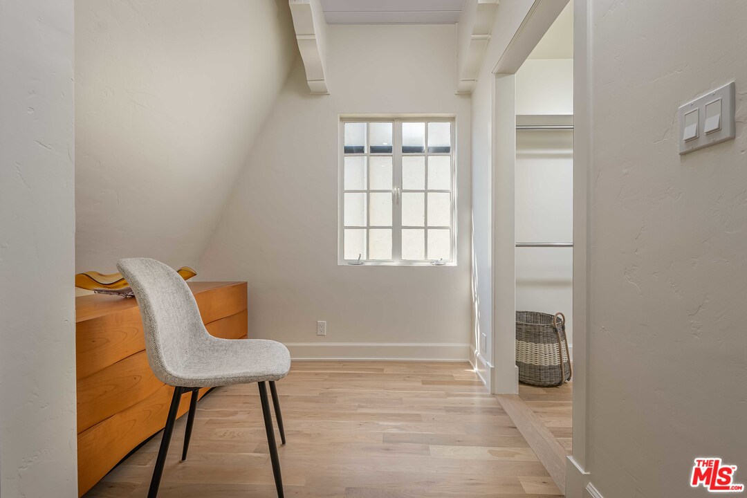 6501 Esplanade Playa del Rey, CA 90293 - Photo 31 of 54 a view of workspace and a window