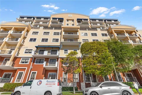 $407,000 | 8395 Southwest 73rd Avenue, Unit 105, Miami, FL 33143