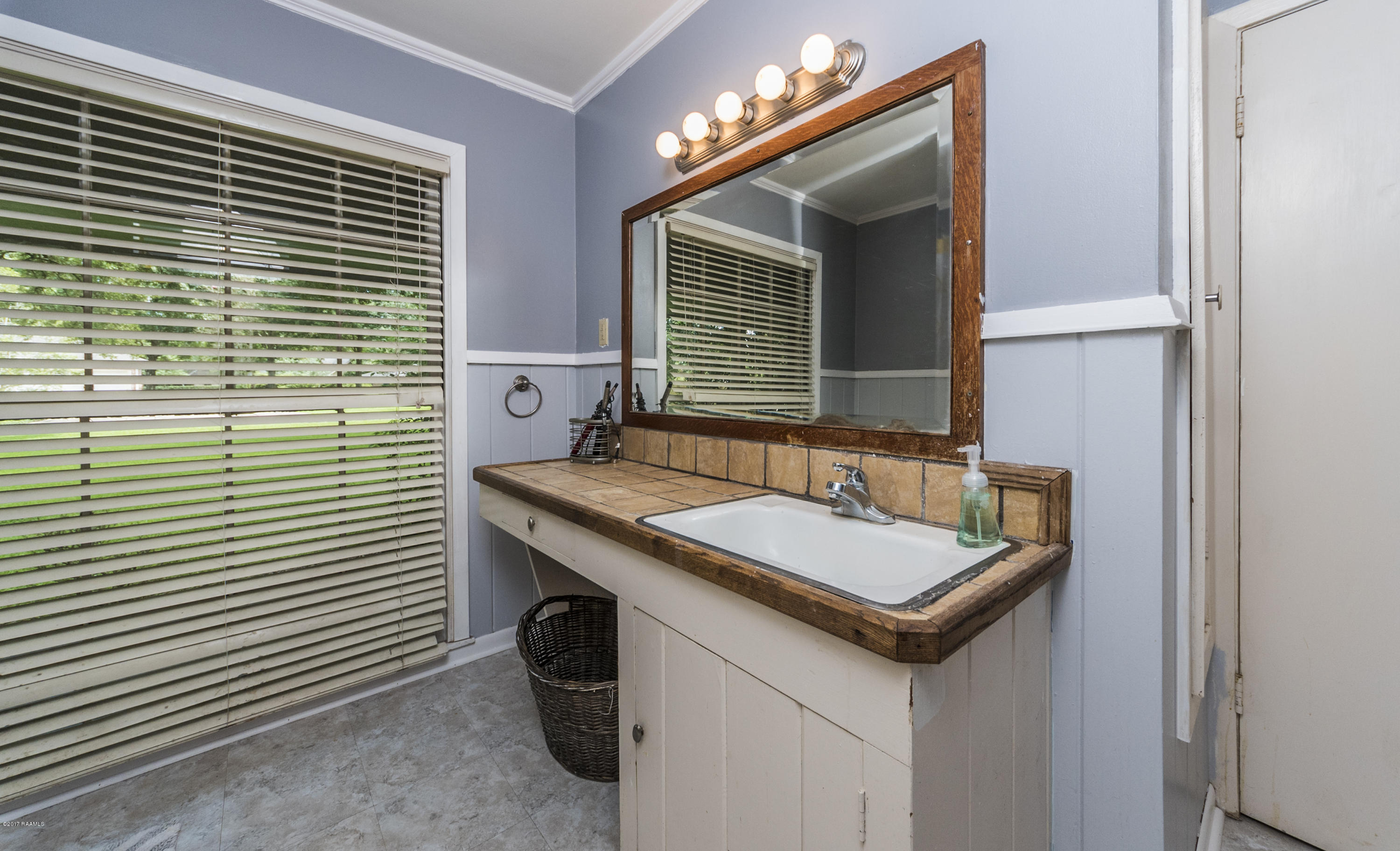 304 Leonpacher Road Lafayette, LA 70508 - Photo 17 of 28 Master Bath 2
