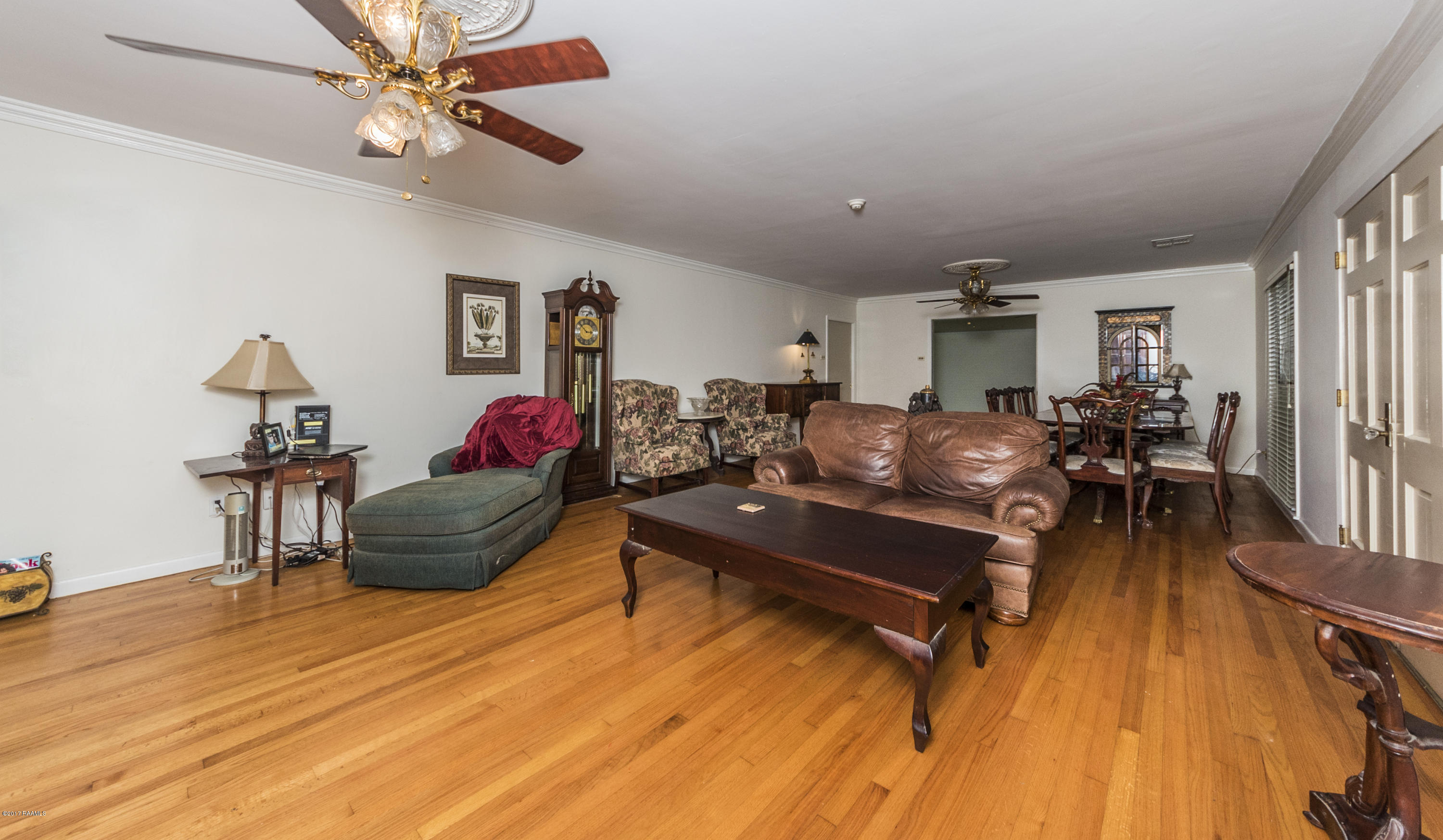 304 Leonpacher Road Lafayette, LA 70508 - Photo 4 of 28 Living Room 2