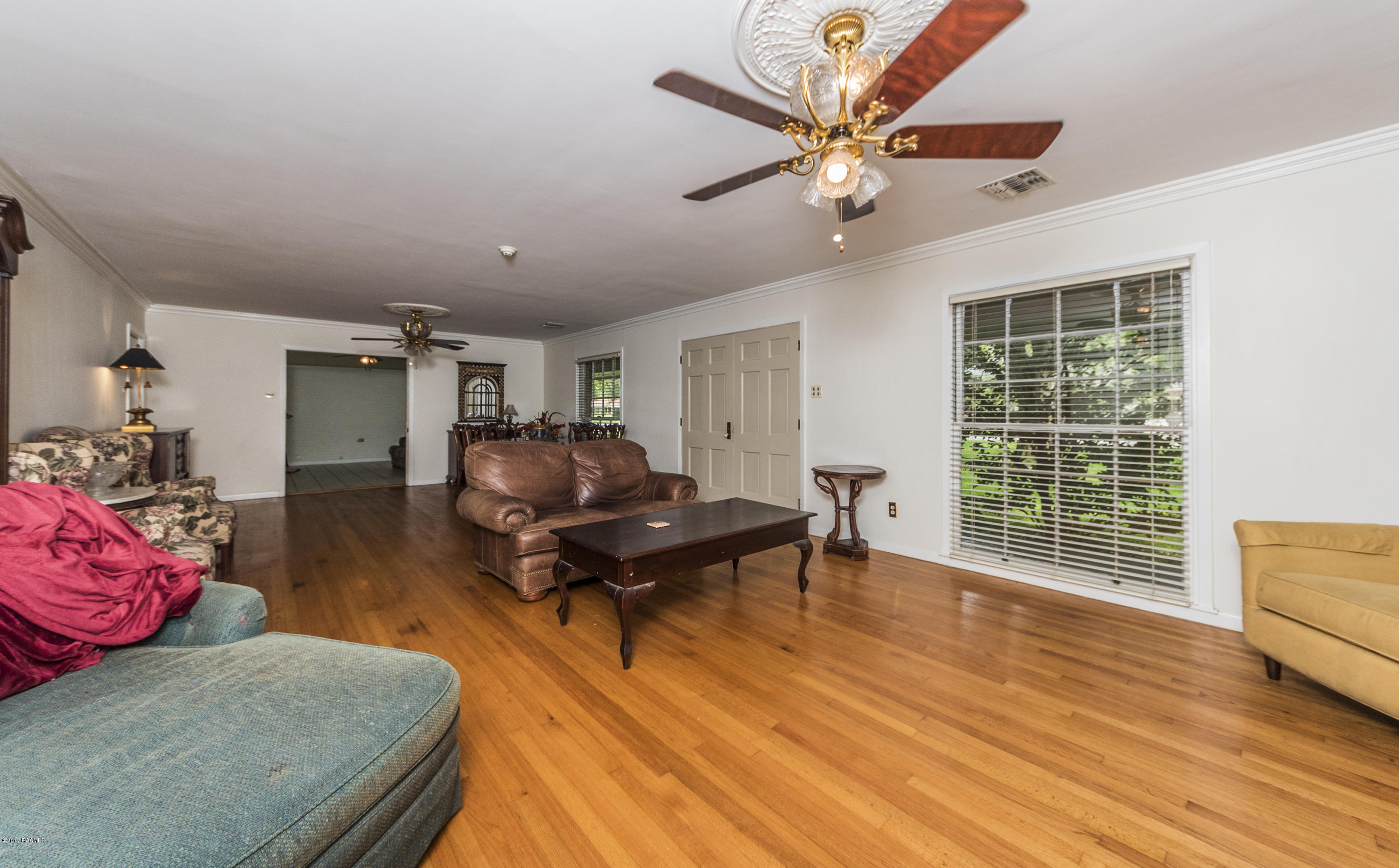 304 Leonpacher Road Lafayette, LA 70508 - Photo 5 of 28 Living Room 1