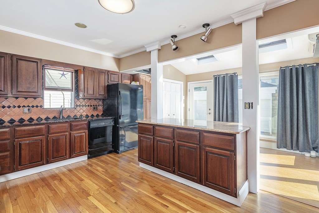 81 Damon Road Medford, MA 02155 - Photo 12 of 33 Gallery Image 12