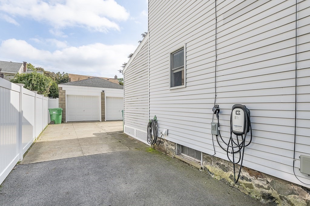 81 Damon Road Medford, MA 02155 - Photo 32 of 33 Gallery Image 32