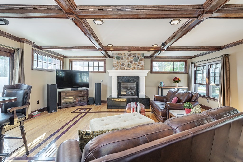 81 Damon Road Medford, MA 02155 - Photo 8 of 33 Gallery Image 8