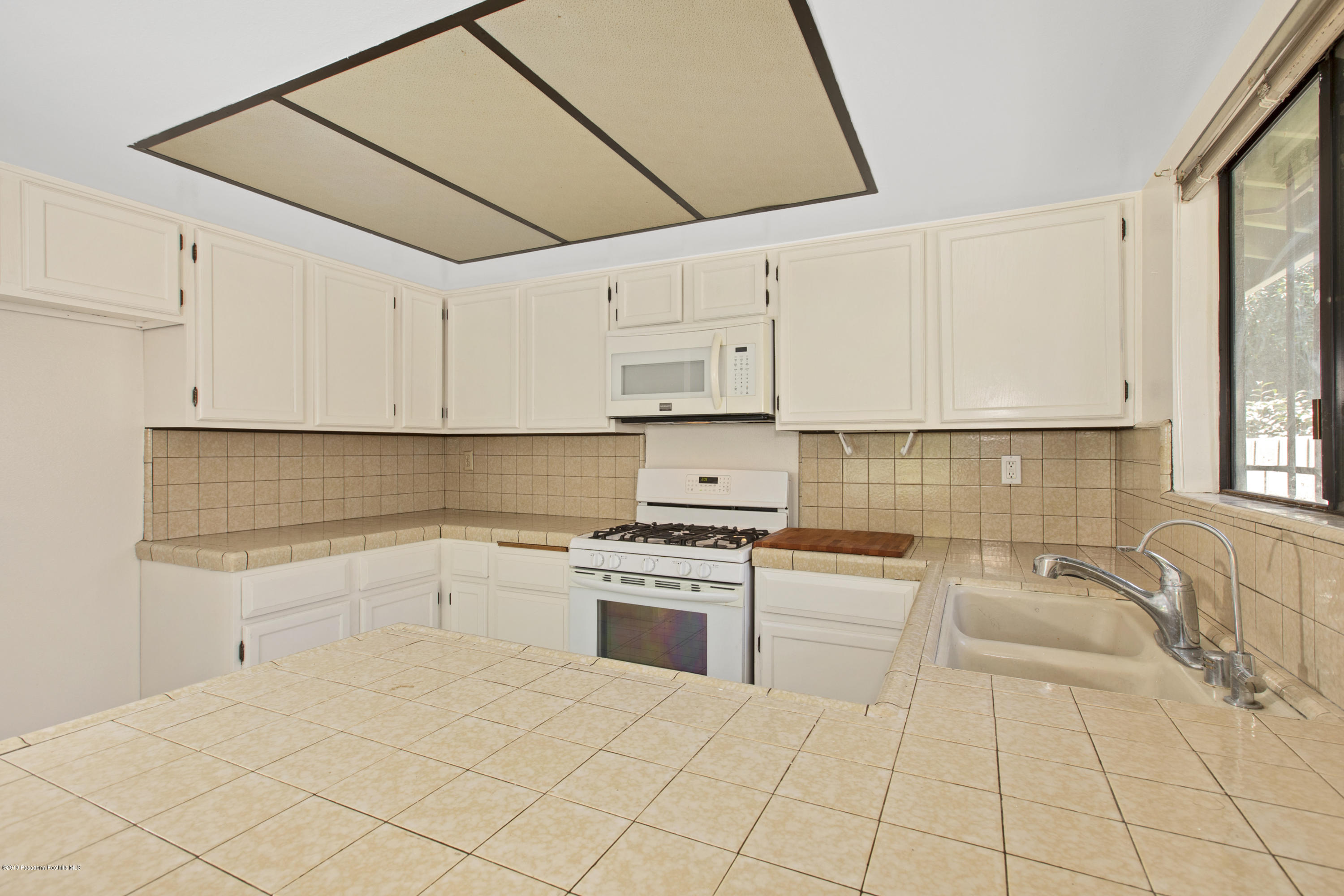 1741 East Maple Street Pasadena, CA 91106 - Photo 14 of 28 149543657115057cf-vt115057-114