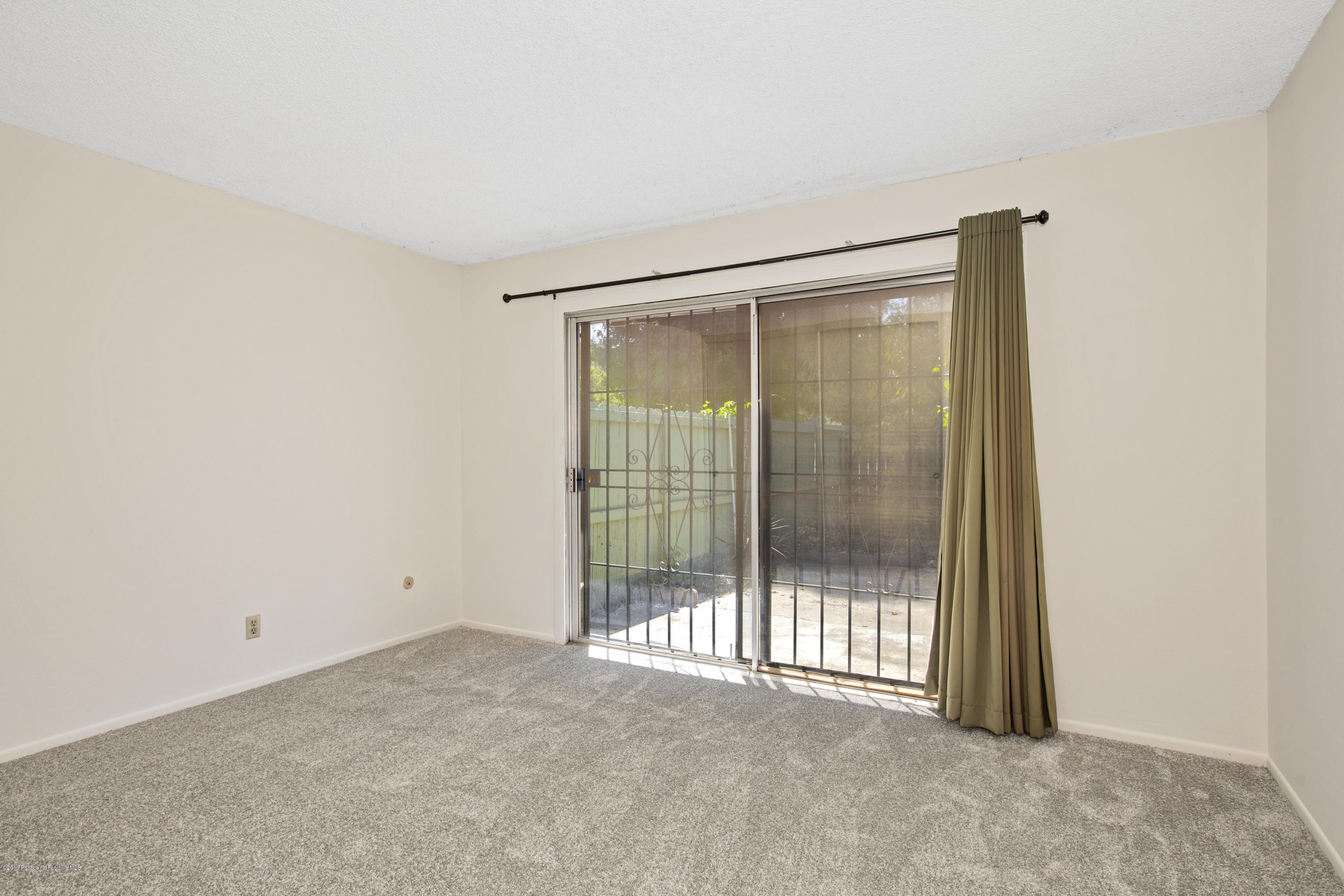 1741 East Maple Street Pasadena, CA 91106 - Photo 23 of 28 239543663115057cf-vt115057-123