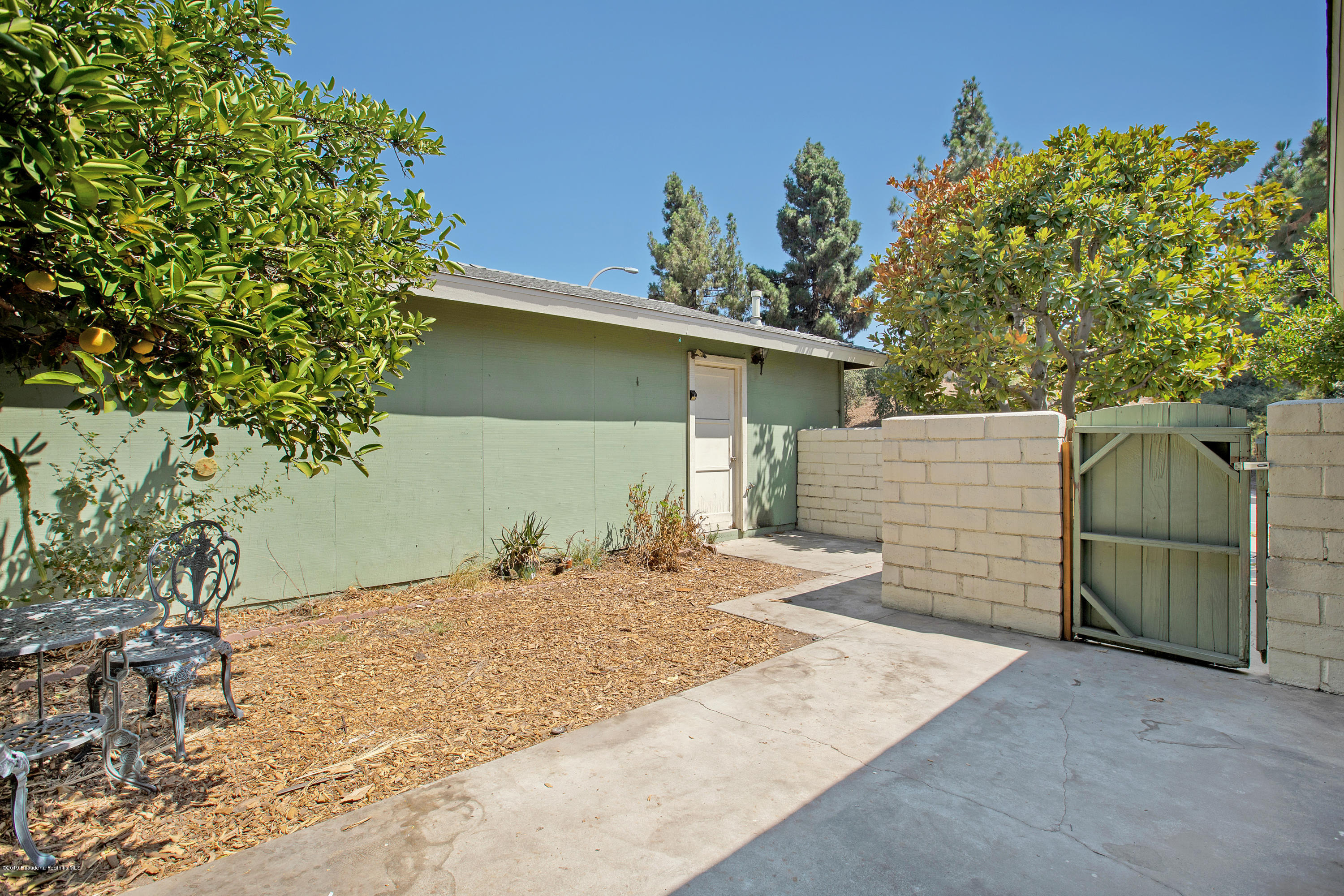 1741 East Maple Street Pasadena, CA 91106 - Photo 10 of 28 109543668115057cf-vt115057-110