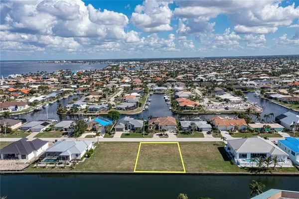 $275,000 | 83 Colony Point Drive, Punta Gorda, FL 33950