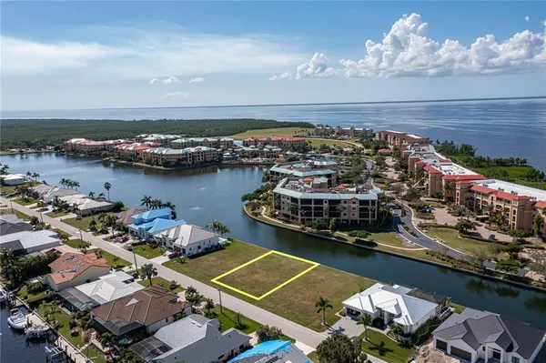 $275,000 | 83 Colony Point Drive, Punta Gorda, FL 33950
