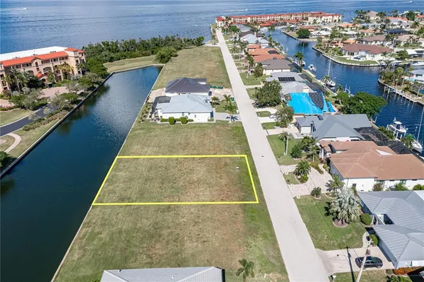 $275,000 | 83 Colony Point Drive, Punta Gorda, FL 33950