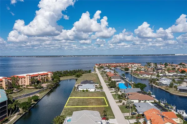 $275,000 | 83 Colony Point Drive, Punta Gorda, FL 33950
