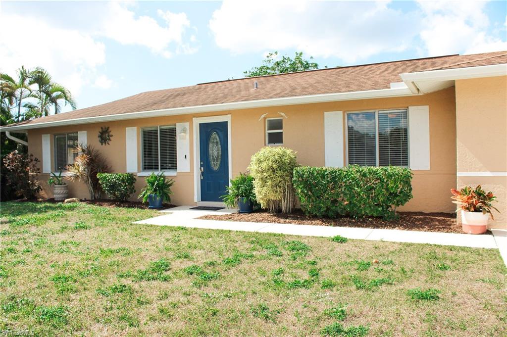 18584 Sebring Road Fort Myers, FL 33967 - Photo 3 of 25 Ranch-style house with a front yard
