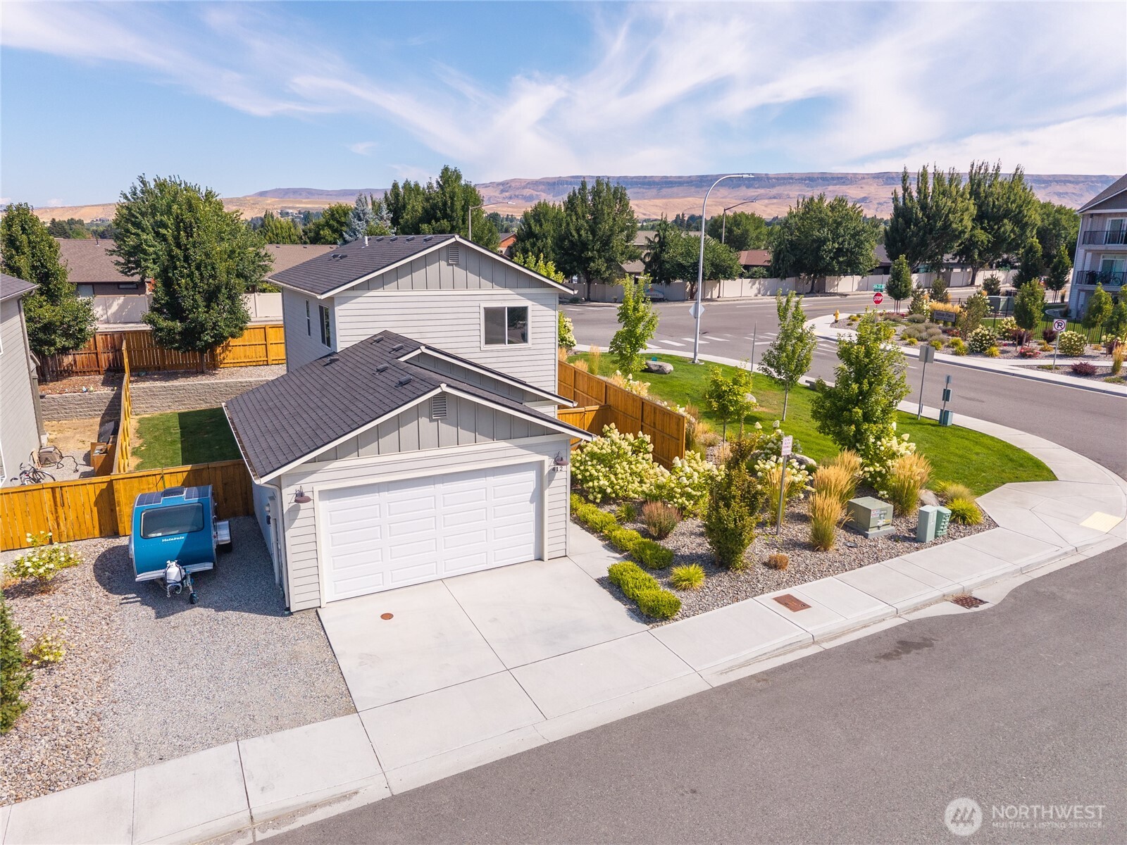 412 South Kansas Loop East Wenatchee, WA 98802 - Photo 1 of 26