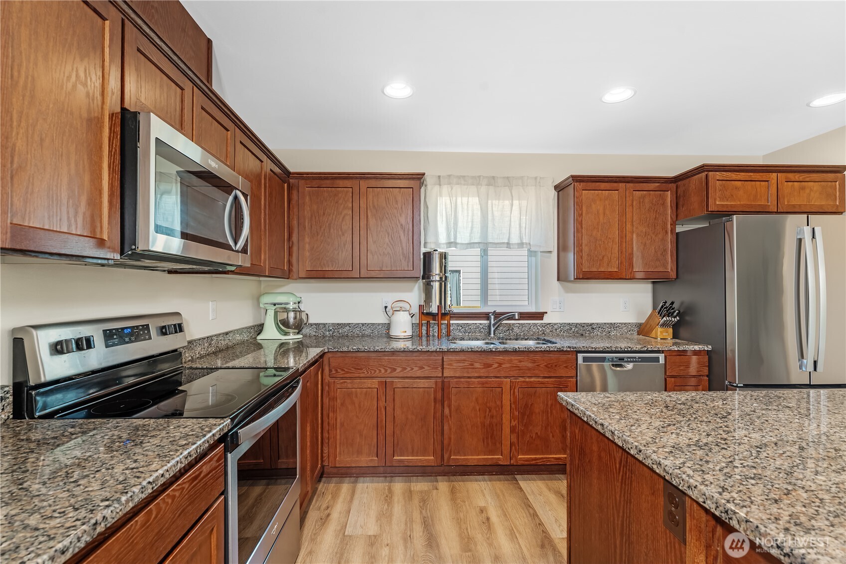 412 South Kansas Loop East Wenatchee, WA 98802 - Photo 8 of 26