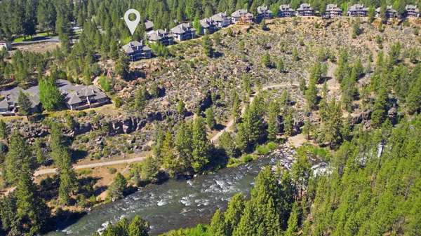 $650,000 | 19717 Southwest Mount Bachelor Drive, Unit 313, Bend, OR 97702