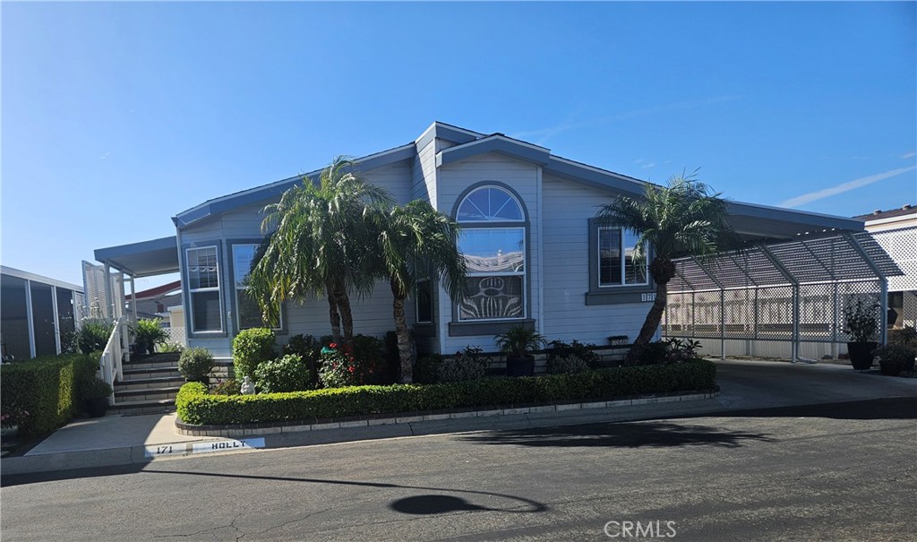 171 Holly at Meadows