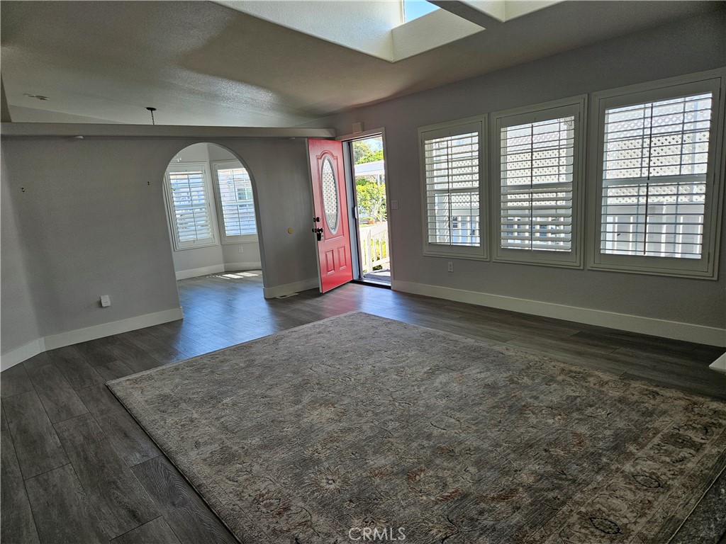 14851 Jeffrey Road, Unit 171 Irvine, CA 92618 - Photo 3 of 40 Living room