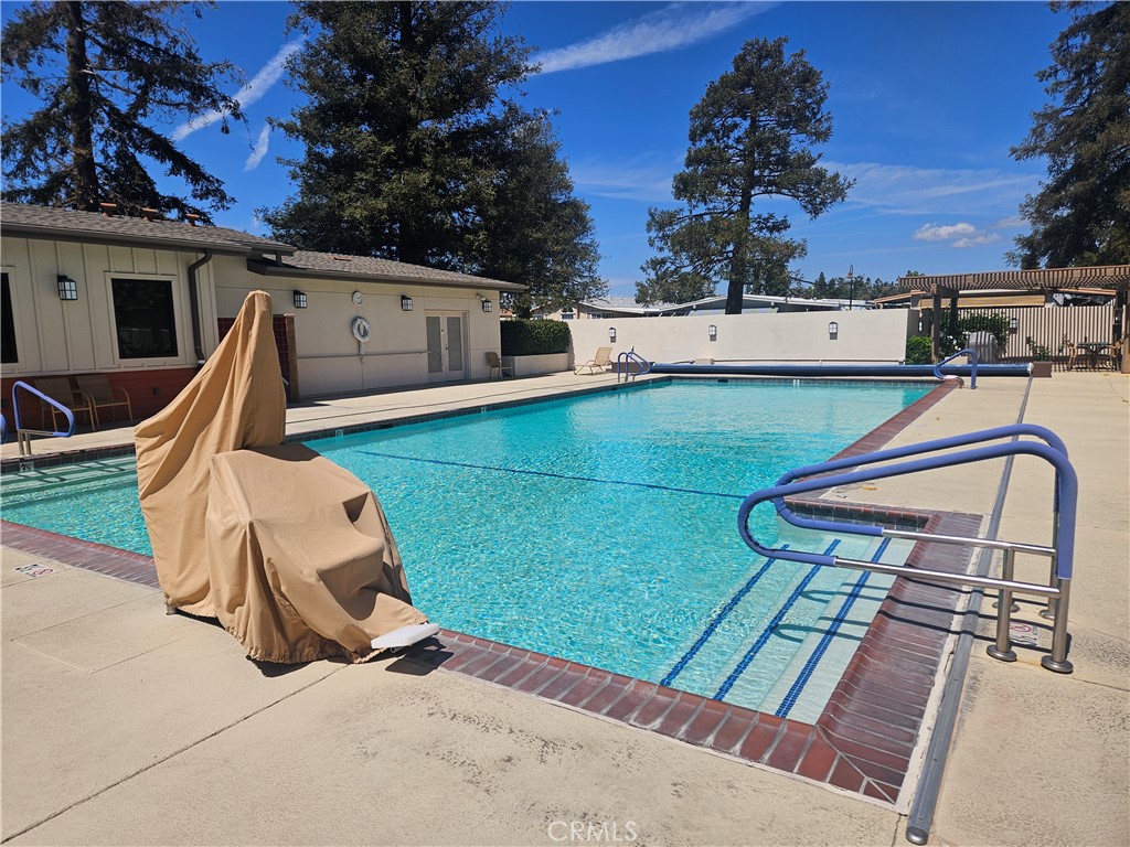 14851 Jeffrey Road, Unit 171 Irvine, CA 92618 - Photo 39 of 40 View of community pool