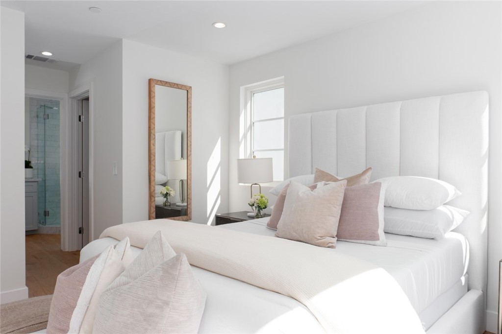 1025 West Balboa Boulevard Newport Beach, CA 92661 - Photo 37 of 70