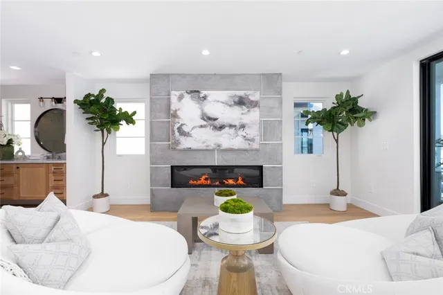 $30,000 | 1025 West Balboa Boulevard, Newport Beach, CA 92661