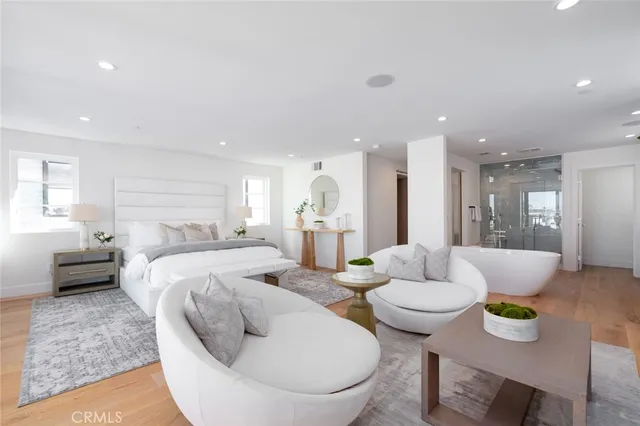 $30,000 | 1025 West Balboa Boulevard, Newport Beach, CA 92661