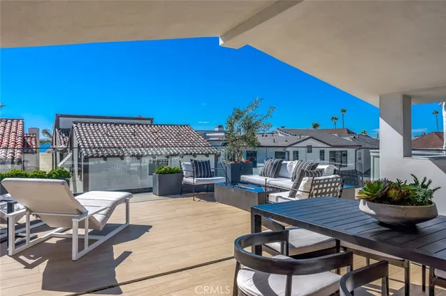 $30,000 | 1025 West Balboa Boulevard, Newport Beach, CA 92661