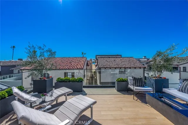 $30,000 | 1025 West Balboa Boulevard, Newport Beach, CA 92661