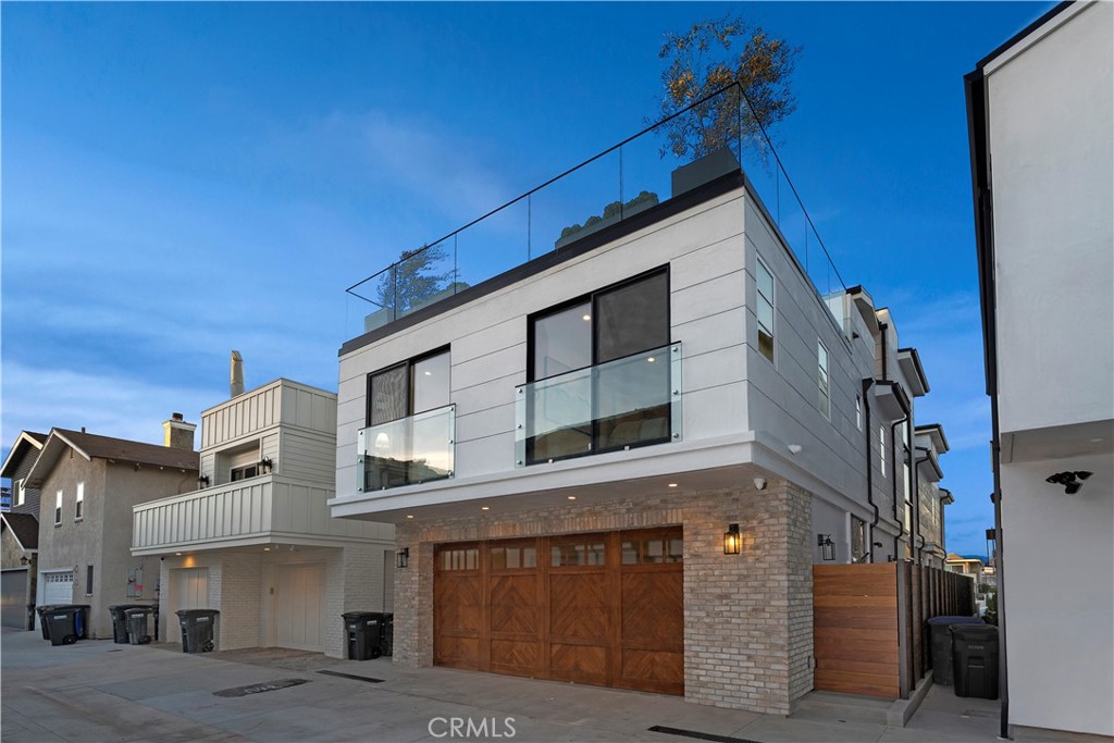 1025 West Balboa Boulevard Newport Beach, CA 92661 - Photo 70 of 70 a view of a building with a street