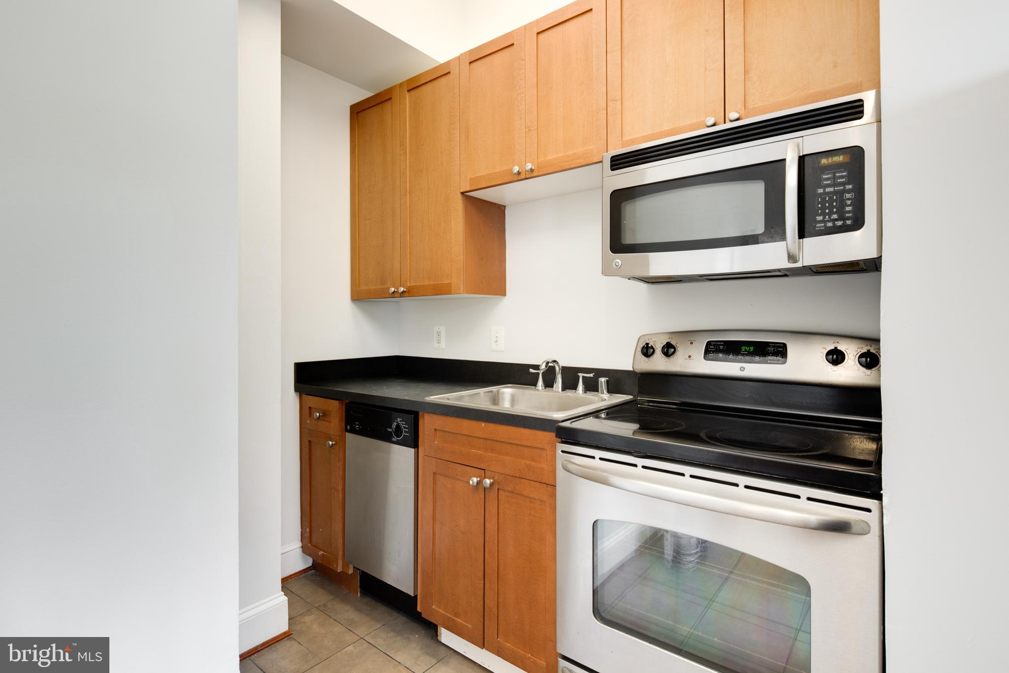 1613 Harvard Street Northwest, Unit 102 Washington, DC 20009 - Photo 9 of 18