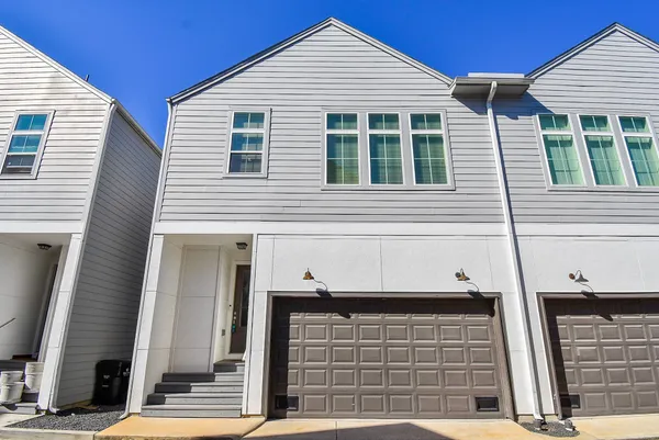 $2,350 | 6031 Cypress Street, Houston, TX 77074