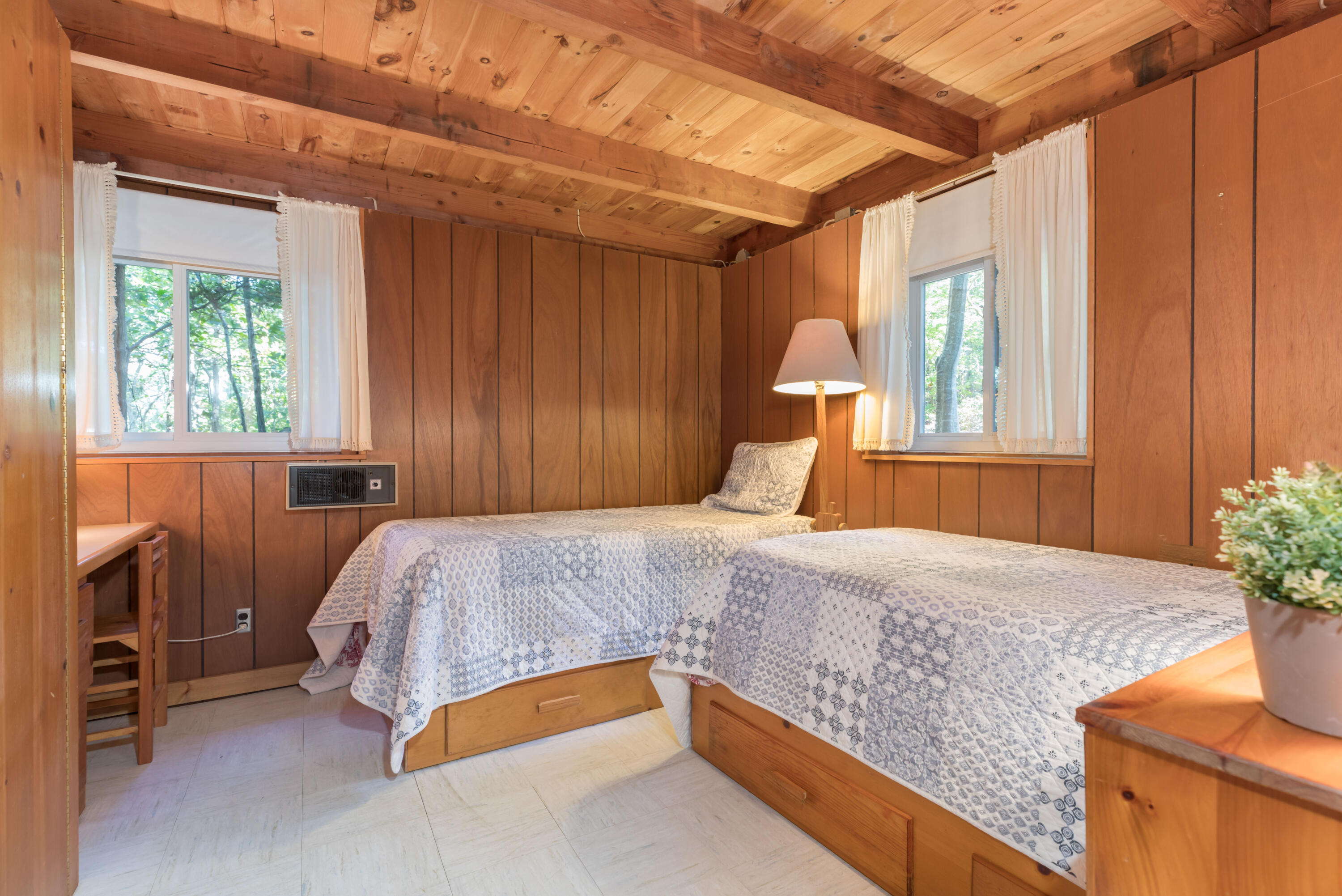 375 Barnes Road Oak Bluffs, MA 02557 - Photo 16 of 31 375 Barnes Rd MV (11 of 48)