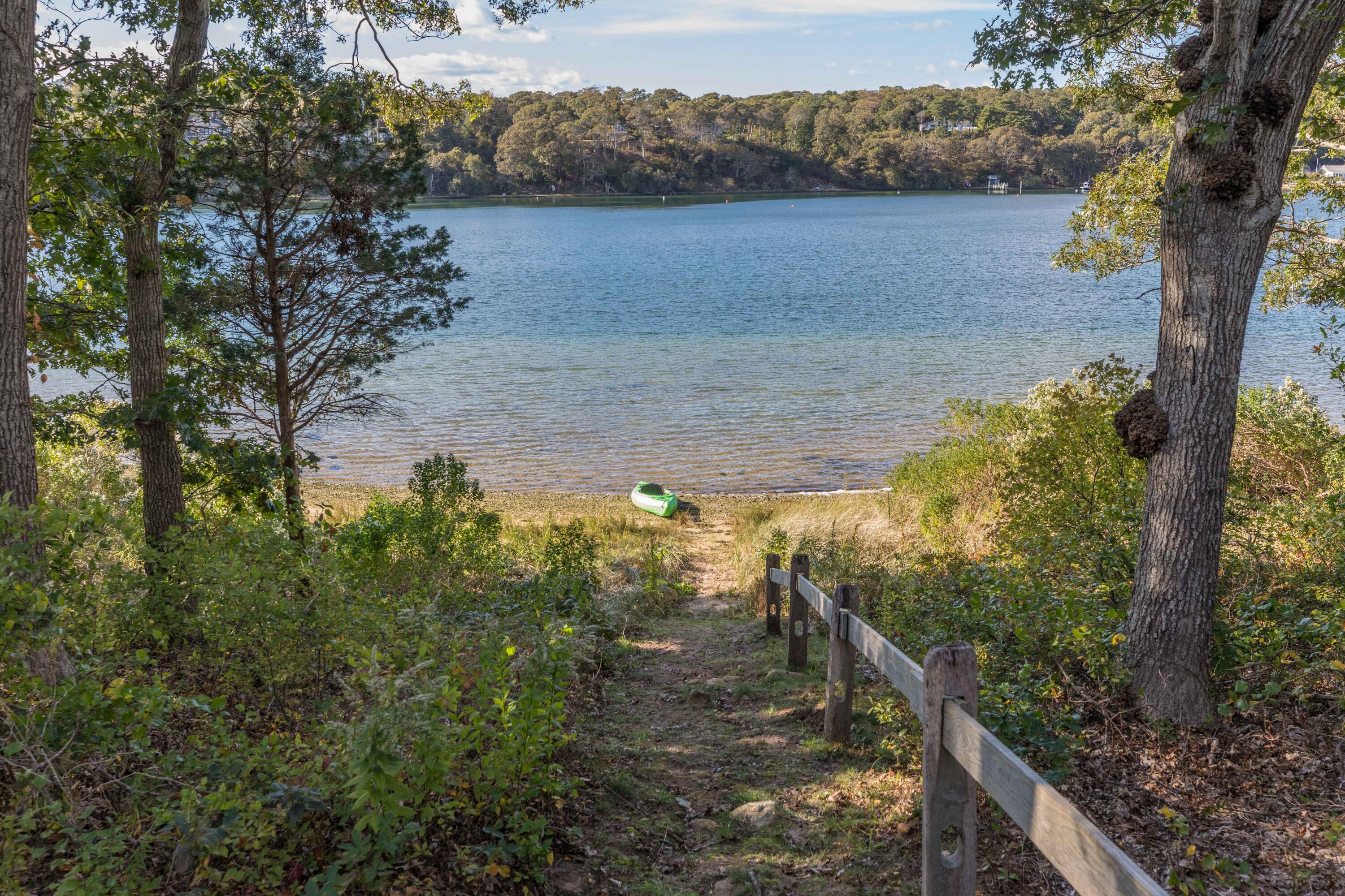 375 Barnes Road Oak Bluffs, MA 02557 - Photo 23 of 31 375 Barnes Rd MV (42 of 48)