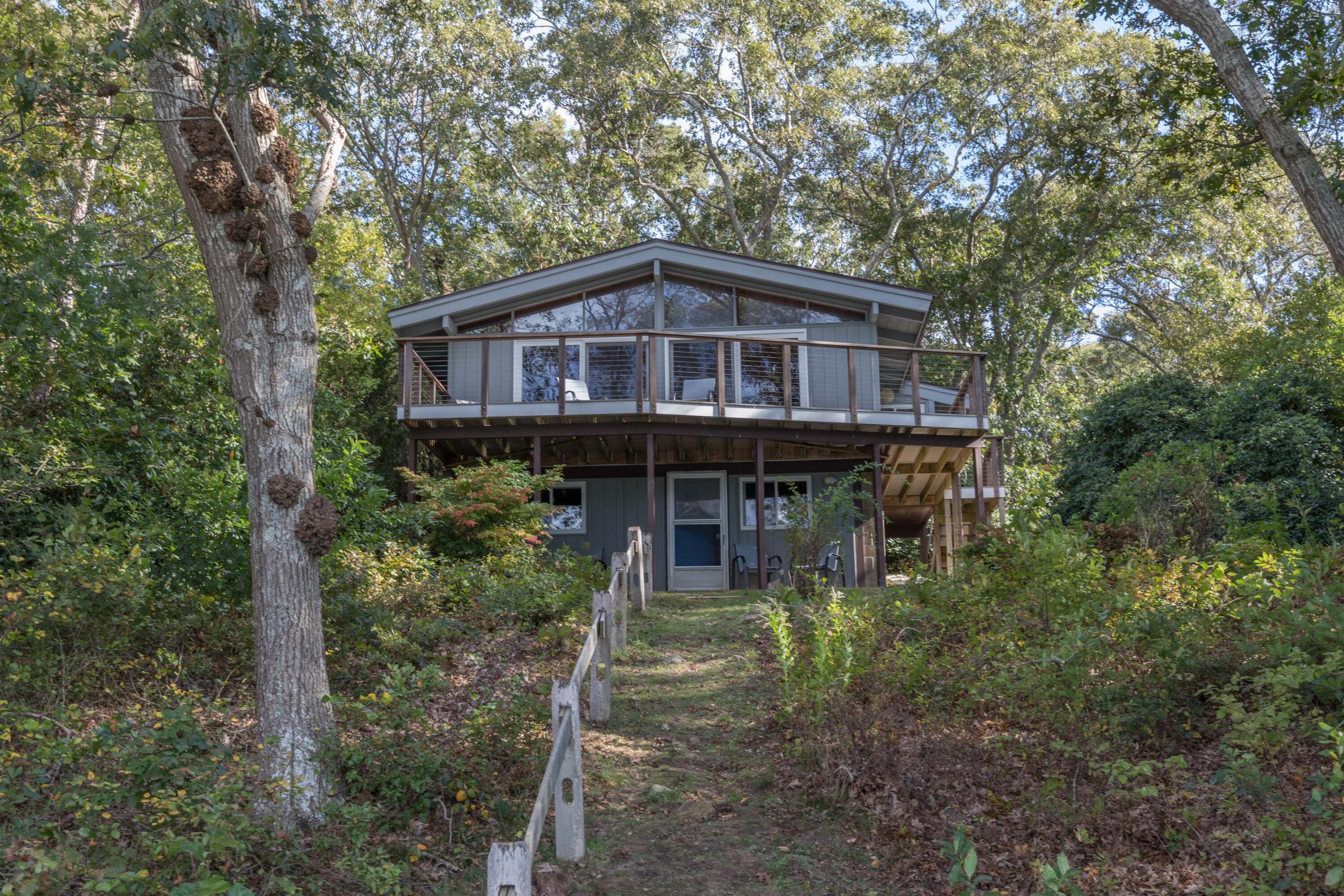 375 Barnes Road Oak Bluffs, MA 02557 - Photo 24 of 31 375 Barnes Rd MV (33 of 48)